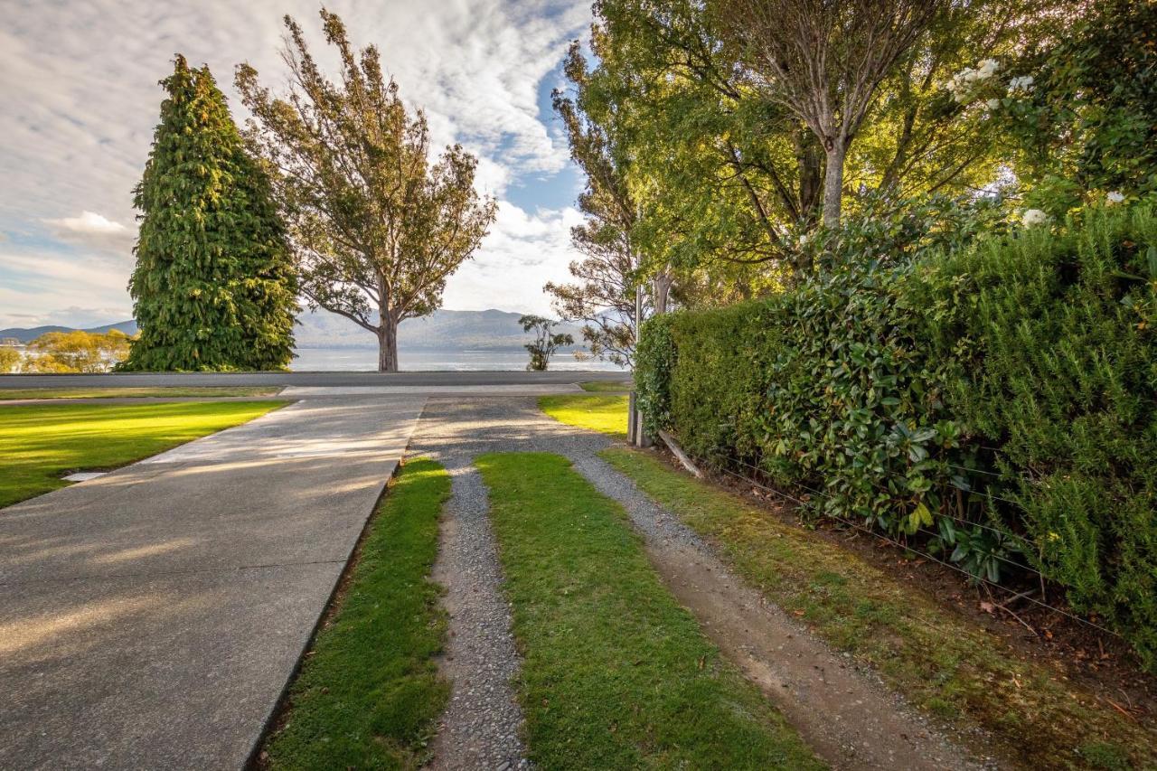 Hop, Skip And Jump To The Lake - Te Anau House Экстерьер фото