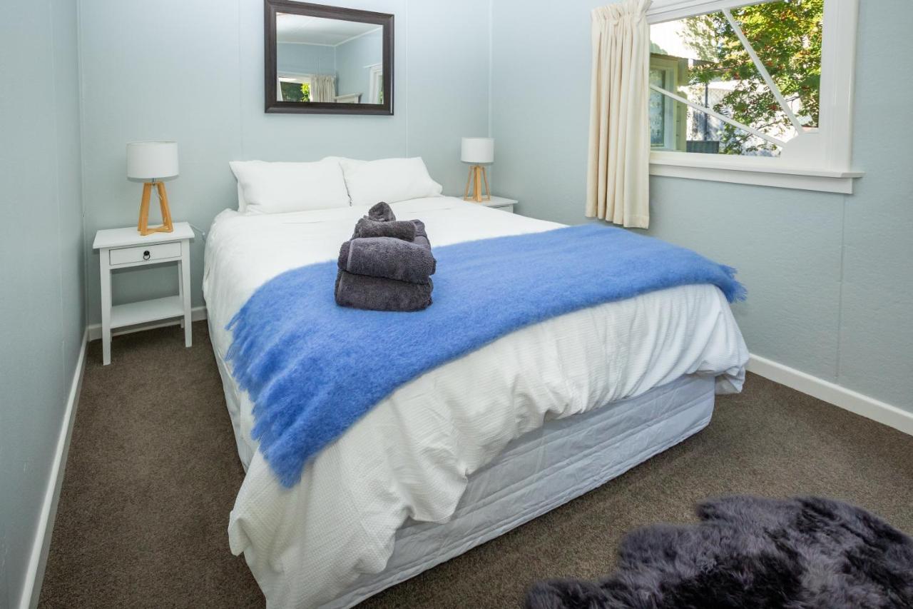Hop, Skip And Jump To The Lake - Te Anau House Экстерьер фото
