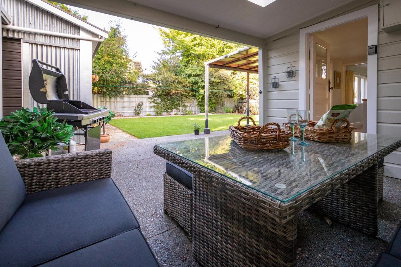 Hop, Skip And Jump To The Lake - Te Anau House Экстерьер фото